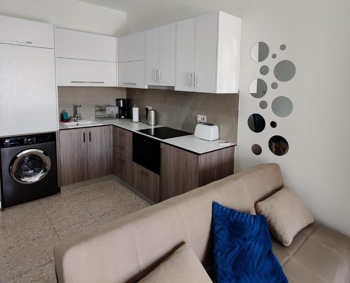 Lovely 1-Bedroom Unit @ Fabulous Location Pafos Dış mekan fotoğraf